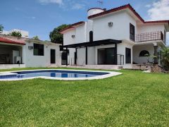 Casa en Fraccionamiento y Club de Golf Santa Fe, Xochitepec.