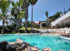 Casa en Fraccionamiento y Club de Golf Santa Fe, Xochitepec.