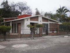 Casa en Fraccionamiento y Club de Golf Santa Fe, Xochitepec.